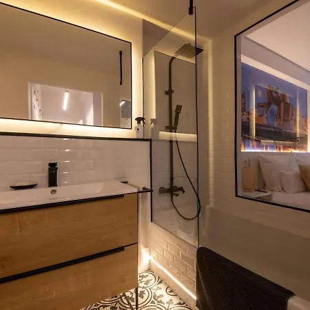 Henao Park De Suites, En Pleno Centro Con Garaje Directo Bilbao